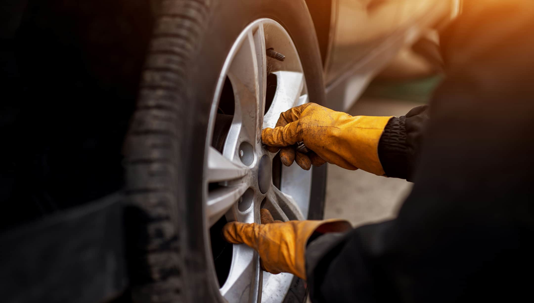 Mobile tyre fitting
