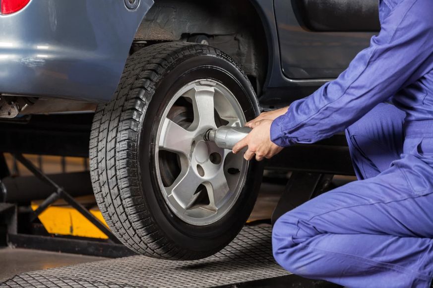 Fast and reliable emergency tyre replacement — RoadFit rapid response